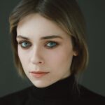 Anastasia Krylova Instagram – жарко. 
настроение «осень».
лето прожигает мысли о весне, 
скоро зима. 

скоро зима…

#анастасиякрылова