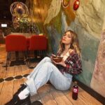 Anastasia Krylova Instagram - Внимание ! ‼️ Анастасия Крылова была множество раз замечена подписчиками в ресторане «Теремок»! @teremok_ru ЖАДНО ела блин «Морской богатырь», запивая ухой из форели 🫢 Да! Да! 😂 Это я❤️🙌🏻 Хлебом меня не корми, дай съесть блин !)😂 Я просто люблю когда полезно и когда вкусно!) 😊 А теперь «Теремок» – это еще и комфортные, красивые заведения, куда приятно придти вкусно поесть и провести время с друзьями или семьей. В новых «Теремках» много живых растений, мягкая мебель и уникальные интерьеры: ни один ресторан полностью не повторяет другой☘️ У «Теремка» я люблю все: блины с разными начинками, супы, салаты, домашние обеды, вегетарианские блюда🥦 И важное !!!!!‼️ В «Теремке» авторская кухня, готовят все только под заказ, не используют замороженные полуфабрикаты и консерванты. ☝🏻Поэтому, друзья, встретимся в Теремке ☀️🌸❤️ Мой самый-самый любимый блин «Морской богатырь» А у тебя ?) @teremok_ru #ТеремокВкусно #анастасиякрылова