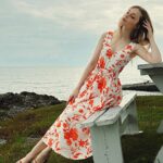 Anastasia Krylova Instagram - Ярко и по-летнему? Да, мне тоже нравится 😎🌸 Все образы на фото – из новой коллекции @ostin_official. Стильные новинки раскрывают внутреннюю красоту каждой девушки и заряжают летним настроением ☀️ Кстати в этом месяце O’STIN отмечает день рождения – уже 20 лет в России 🤪☀️ Делитесь своими классными летними образами от O’STIN и обязательно ставьте хэштег #OSTINLOOK А еще весь июнь можно участвовать в игре Forever young от бренда. Для этого скачивайте приложение O'STIN и следите за объявлением победителей в прямых эфирах ВКонтакте. Тысячи подарков для всех участников уже ждут вас! 🎁 Молодость и красота – в душе каждой из нас 🌸✨ #OSTIN20 #HappyBirthdayOSTIN