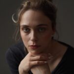 Anastasia Krylova Instagram - Одна из любимых фотосессий 🤍 Спасибо 😌 Фотограф @samegviny Мэйк и укладка @loveykaamua Стилист @sin.stylist #анастасиякрылова #актриса