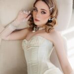 Anastasia Krylova Instagram - начала вести дневник.… @akulovak @avdastyle_ @mybeauty_territory #анастасиякрылова