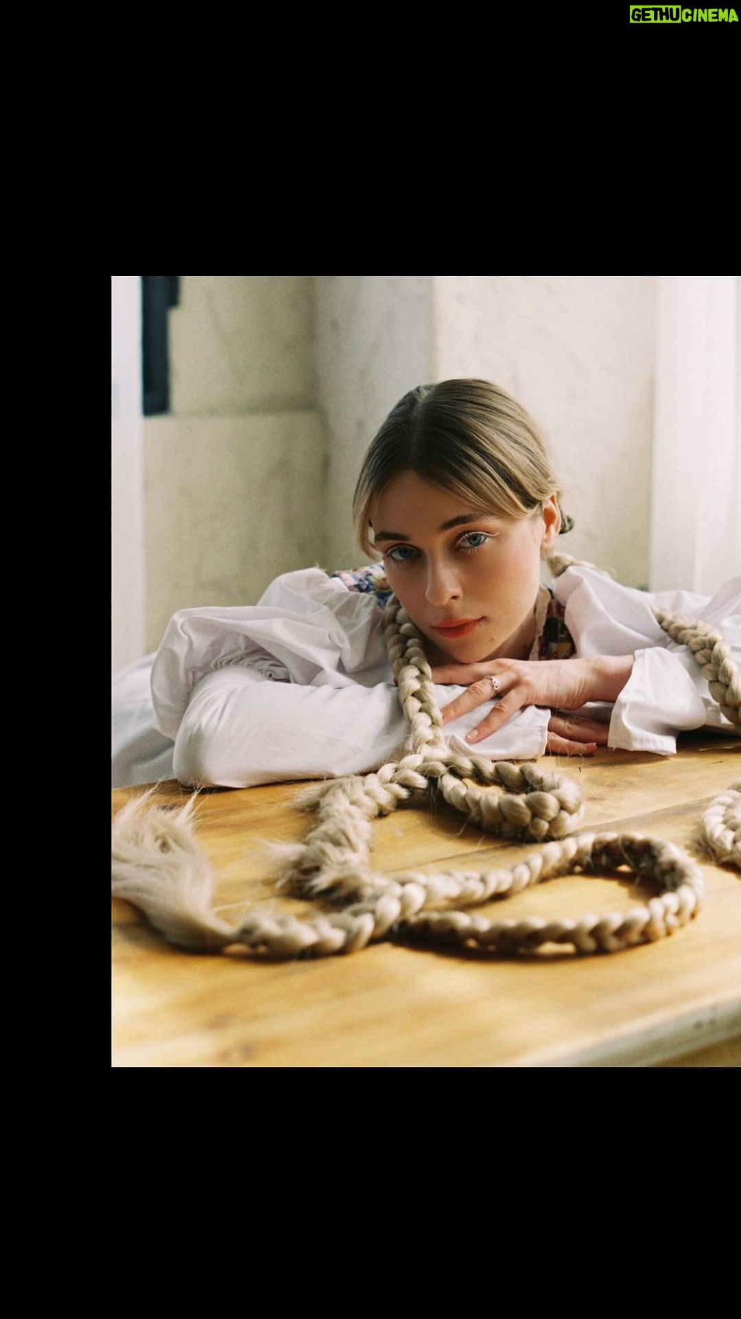 Anastasia Krylova Instagram - когда говорят «Настя, перестань быть принцессой» а ты не знаешь, как это «перестать» 😂😂😂😂😂😂😂🤭 #анастасиякрылова
