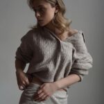 Anastasia Krylova Instagram - уютное осеннее настроение…. Фотограф @samegviny Мэйк и укладка @loveykaamua Стилист @sin.stylist #анастасиякрылова #актриса
