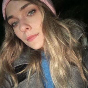 Anastasia Krylova Instagram - зашла в свой инстаграм и думаю, что за идеальная страничка, что за дама-мадама 😃 
И решила разбавить этот перфекционизм фотографиями, которые я каждый день отправляю своим близким в разных ситуациях моей жизни. Их очень много, в разном состоянии, а это только маленькая часть. Наверно, если бы я вела лайф-блог своей жизни это было бы интересненько)))) Но мне, кажется, это немного не мое) 

#анастасиякрылова 
Какая фотка больше понравилась ?😂