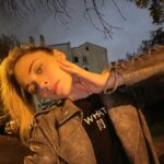 Anastasia Krylova Instagram - сегодня дождь. ждала очень. время пальто и вкусных горячих напитков🤍 пальто @shop_to_shop