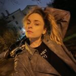 Anastasia Krylova Instagram - сегодня дождь. ждала очень. время пальто и вкусных горячих напитков🤍 пальто @shop_to_shop