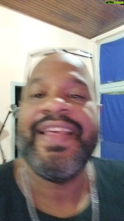 André Gabeh - 2.8K Likes - EU ODEIO SER POBRE.
PRA QUEM GOSTA DOIS BEIJOS.
Desejo sucesso.