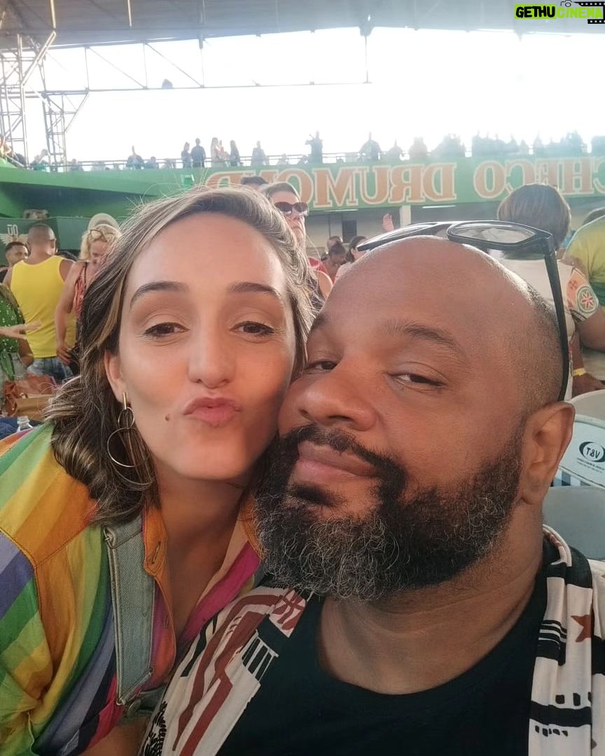 André Gabeh Instagram - Hoje é dia da Neném! E eu amo a Neném @tamicoelho1 Parabéns pra ela!! Beijossas