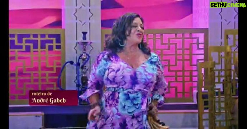 André Gabeh - 2K Likes - Hoje o episódio do VAI QUE COLA que passou depois do Fantástico foi escrito por mim. Legal, né?