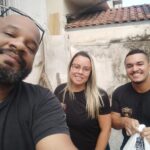 André Gabeh Instagram - ( fui editar a privacidade do Facebook e apaguei o POST aqui e lá.) Kkkkkk De novo Esse ano eu estava bem desanimado no dia das mães. Bem desanimado mesmo (não é nada de grana, tá?). Aí o @vlad_do_foto indicou esse Blogueirinho sem condições que vos fala para os maravilhosos do @kitxurraspracaseca e eu morfei em gloria! Tô aqui pra retribuir o carinho e para dizer que recomendo de verdade. Tudo de primeira qualidade, mas eu fiquei 🥰 por uma coisa que não conhecia e que veio no kit: COPA LOMBO, uma carne de porco deliciosa. E eles ainda mandam o carvão e o acendedor. Sabe quem fez o churrasco? Eu! Não é publi paga, é agradecimento. Sigam, peçam. Depois me falem. Até o sal grosso eles mandam, cara! Bom demais. #barbecue #churrasco #blogueirinhosemcondições