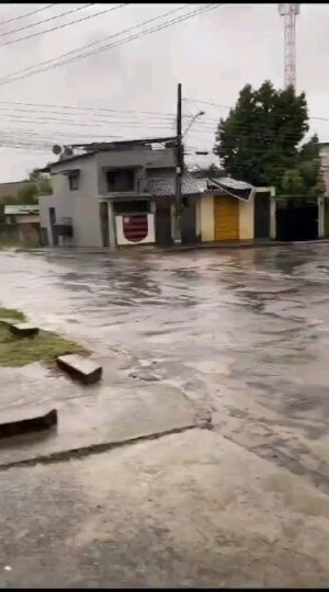 André Gabeh Instagram - Isso é tão a minha cara que se a sereia maravilhosa @nandogald não fosse uns quarenta quilos mais magro eu acharia que sou eu.

PURO CINEMA

Agora eu preciso de um rabo de sereia pra mim.  Será que tem tamanho jubarte???

#mermaid #sereia #sereias #siren #sirena #love #purosucodebrasil