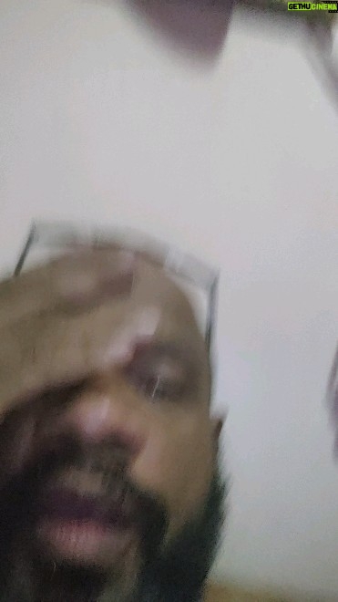 André Gabeh - 1.7K Likes - Que ódioooooo.
Eu estou vendendo coisas e com o dinheiro obtido com as vendas eu vou fazer meu CD. Qual o horror disso? Que gente odiosa.