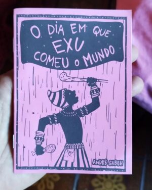 André Gabeh Instagram - Trecho do meu cordel sobre EXU, "O DIA EM QUE EXU COMEU O MUNDO". Escrito e ilustrado por mim.

Já participiu do financiamento coletivo do meu CD com músicas inéditaa sobre os Orixás masculinos? Um dos prêmios é um kit com cinco cordéis escritos por mim.  Modéstia a parte estão uma lindeza cheia de axé.

Participem. Me perguntem como. A partir de dez reais você já ganha recompensas.

Axé.

#Exu
#esu
#laroye
#NuncaFoiSorteSempreFoiMacumba
#XirêDeOboró
#Arte #Art #Axé #Axe
#Cordel
#literatura #Ler
#ArtistaIndependente