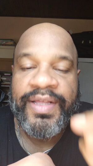 André Gabeh Instagram - Façam seus exames.
Fiz em Madureira. Polo 1. Dr. Cleantho. 
Minha próstata está linda.
Greek kisses and Brazilian hugs for ALL, folks.