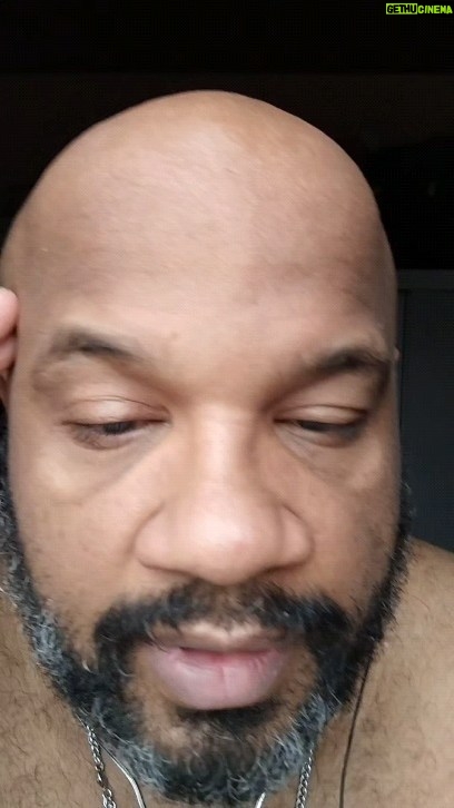 André Gabeh Instagram - Que perturbação, meu pai... Kkkkk seis e vinte e nove da manhã de um sábado kkkk