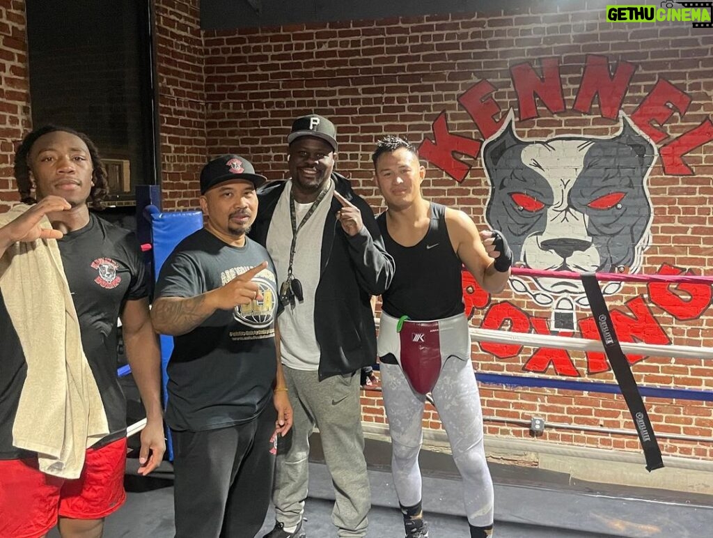 Andre Soukhamthath Instagram - Appreciate @realcatocain working with me inside the squared circle 🥊. Be on the lookout and follow his career!!! He’s a beast 🙌🏽 Thank you @kennelboxing and @coach_arv_kbg for inviting me to train at your beautiful facility!!! I’ll definitely be back 🙏🏽💪🏽 PS- my @mk1boxing headgear was major 🔑 tonight 🥵. San Leandro, California