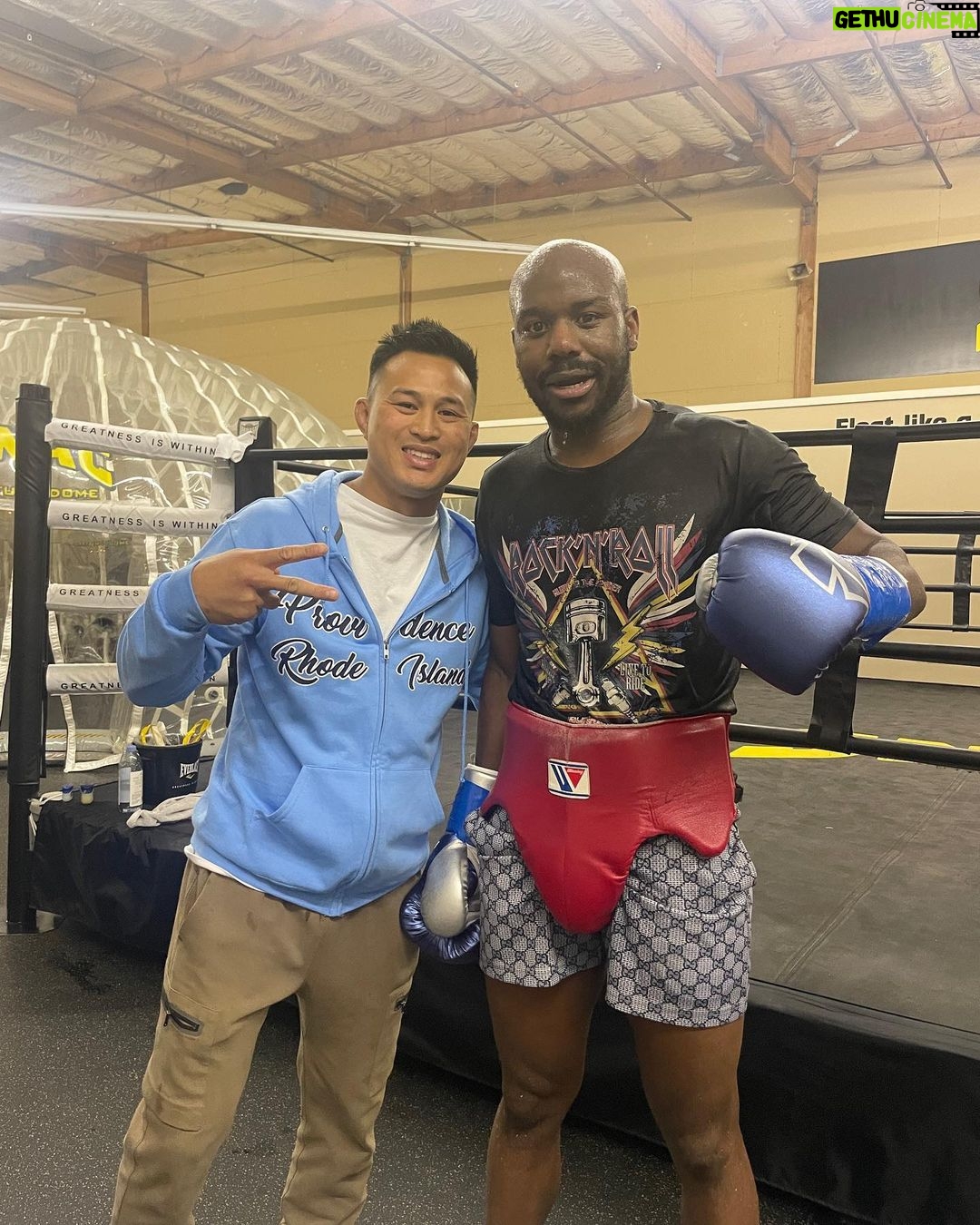 Andre Soukhamthath Instagram - It was amazing witnessing @boobooandrade prepare for his upcoming bout on November 25th against David Benavidez. Demetrius is from the same small state that I am from and he’s always representing Rhode Island. Growing up in similar areas, I have an idea of the trials and tribulations he had to get through to get to where he’s at now. He is inspiring so many kids and people from the 401 and proving that anything is possible if you stay focused on your goals and dreams. Very grateful I got to slide through his camp at @snacsystem. 🇨🇻 He’s looking incredible 🥊🔥 #RhodeIsland #providence #itsmeagain SNAC