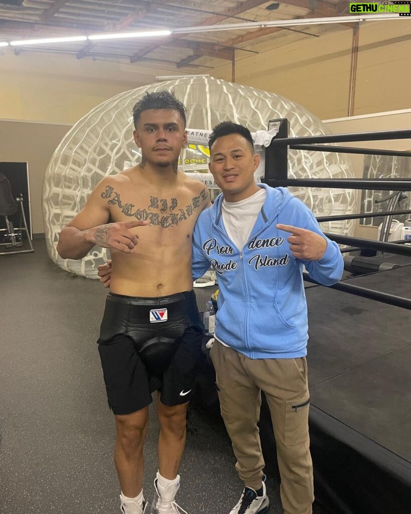 Andre Soukhamthath Instagram - It was amazing witnessing @boobooandrade prepare for his upcoming bout on November 25th against David Benavidez. Demetrius is from the same small state that I am from and he’s always representing Rhode Island. Growing up in similar areas, I have an idea of the trials and tribulations he had to get through to get to where he’s at now. He is inspiring so many kids and people from the 401 and proving that anything is possible if you stay focused on your goals and dreams. Very grateful I got to slide through his camp at @snacsystem. 🇨🇻 He’s looking incredible 🥊🔥 #RhodeIsland #providence #itsmeagain SNAC