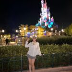 Andrea Brillantes Instagram - First business trip with the team! 🥰 Of course, we cannot miss out on going to Disneyland! 🤍 HongKong,DisneyLand