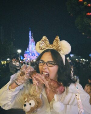 Andrea Brillantes Instagram - First business trip with the team! 🥰 Of course, we cannot miss out on going to Disneyland! 🤍