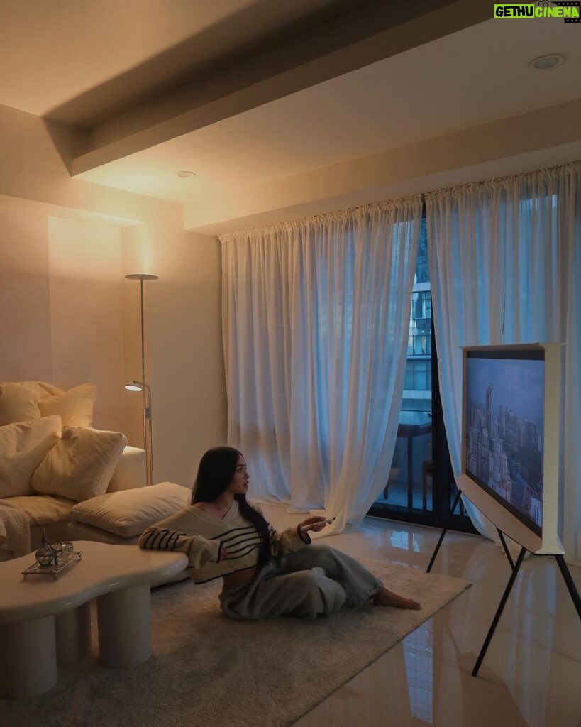 Andrea Brillantes Instagram - Just want to give a sneak peek of my new home 🩷 i moved out of our family house a couple of months ago 🤓 Never thought I'd love a TV as much as this one <3 It's so pretty from any angle, and I love how I can move it around my room with ease. Favorite part? I can finally watch Senior High in the best way possible 😂 #Samsung #TheSerif #abenson #amazinglyawesome @abensonph @samsungph