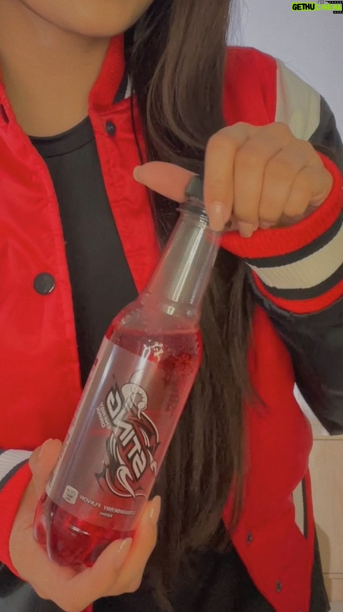 Andrea Brillantes Instagram - What’s in my work bag para #HatawMode all day? Unang una, 💪 @stingenergydrinkph! See what else carry! 😎