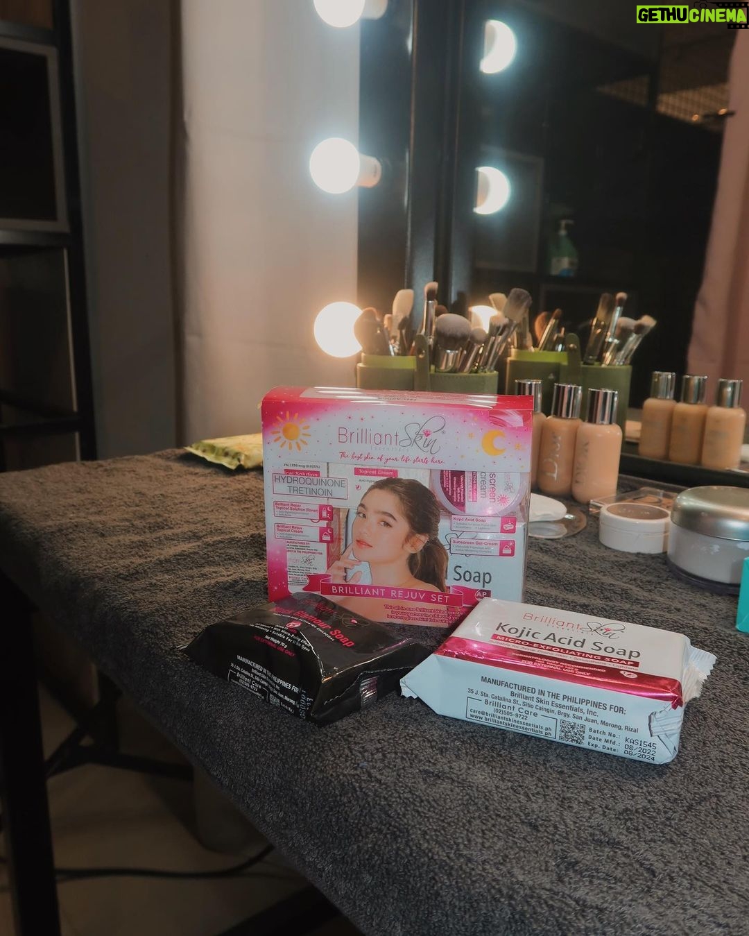 Andrea Brillantes Instagram - Delighted @brilliantskinessentialsmain released mini versions of their best selling soaps! So convenient to bring them anywhere now 🥰 #BrilliantRejuvSet #BrilliantSkinEssentials ✨
