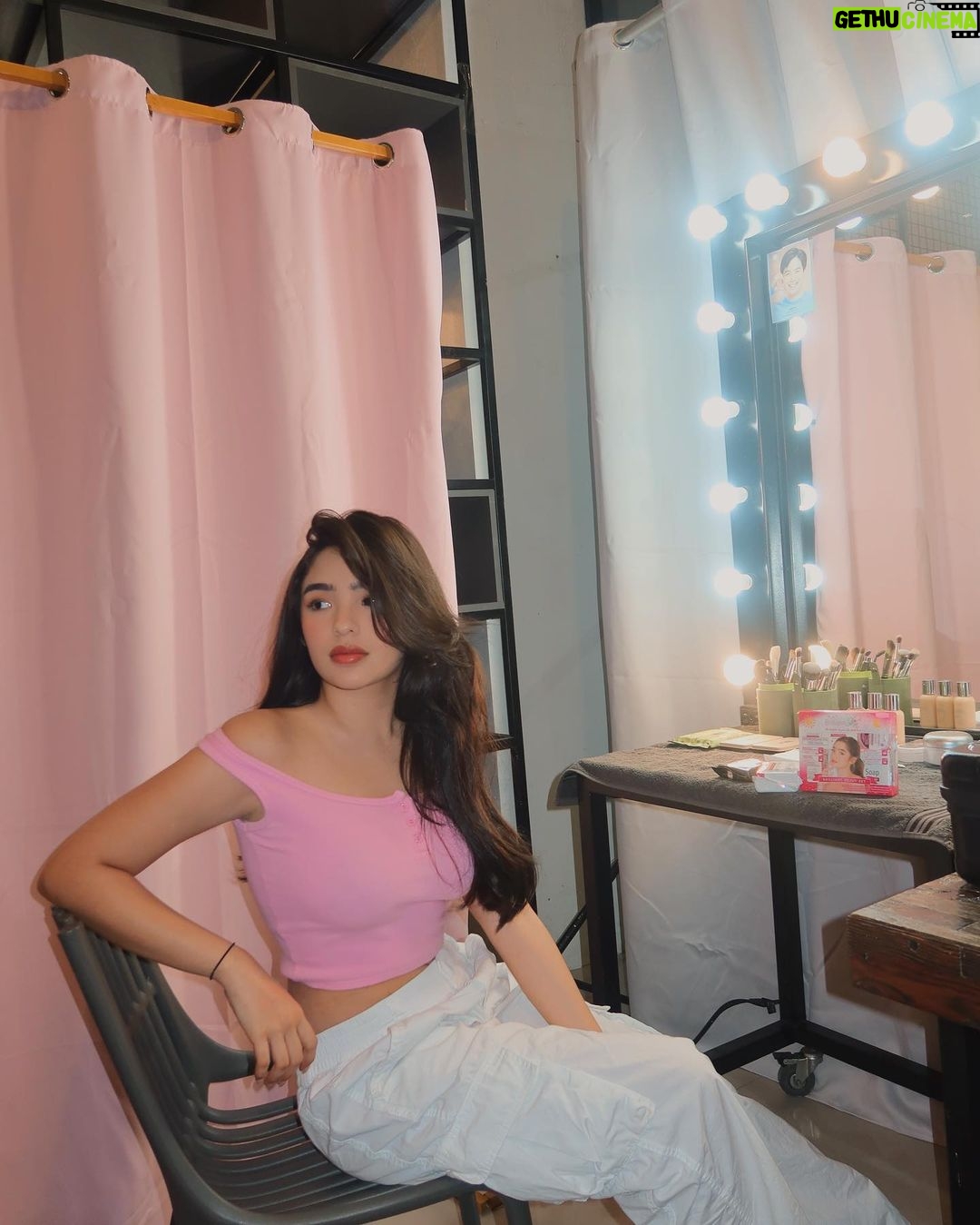Andrea Brillantes Instagram - Delighted @brilliantskinessentialsmain released mini versions of their best selling soaps! So convenient to bring them anywhere now 🥰 #BrilliantRejuvSet #BrilliantSkinEssentials ✨