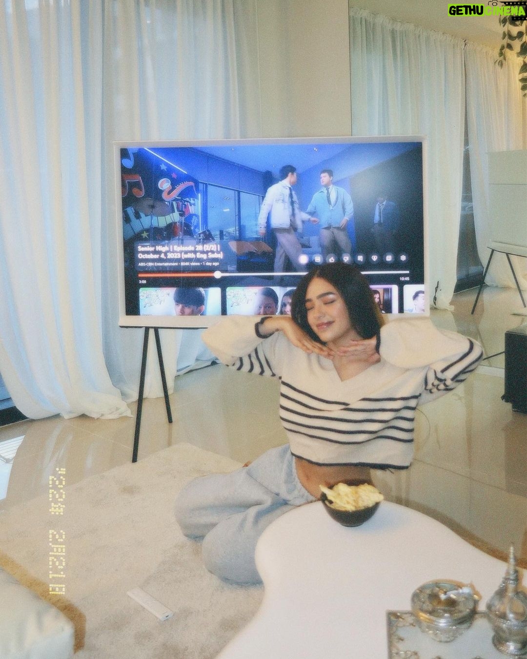 Andrea Brillantes Instagram - Just want to give a sneak peek of my new home 🩷 i moved out of our family house a couple of months ago 🤓 Never thought I'd love a TV as much as this one <3 It's so pretty from any angle, and I love how I can move it around my room with ease. Favorite part? I can finally watch Senior High in the best way possible 😂 #Samsung #TheSerif #abenson #amazinglyawesome @abensonph @samsungph