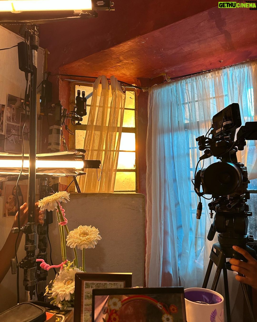 Andrea Brillantes Instagram - Senior High dummppp! Senior High has ranked number 1 on iWantTFC for its first week! Maraming salamat po sa suporta! Pagbubutihin ko pa po. 🥰 I know senior high is so intense, so if gusto ninyo maaliw, I uploaded a BTS vlog of senior high! The link is in my bio!🥰