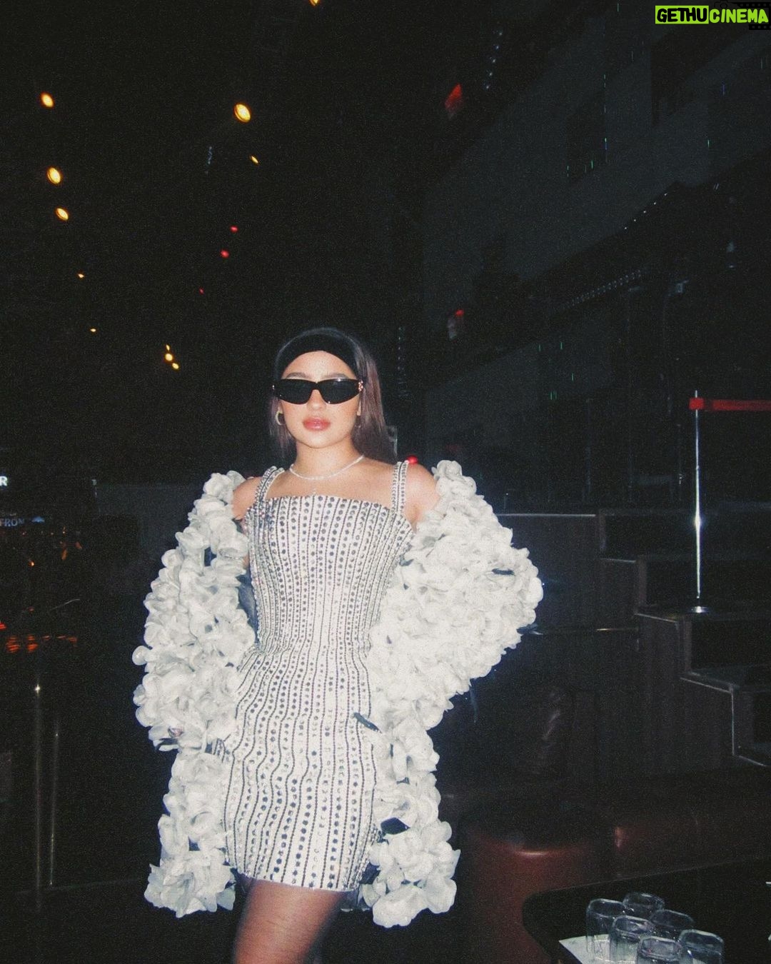 Andrea Brillantes Instagram - Happy 32nd anniversary MEGA! 🍾✨👏🏼 #MAKEITMEGA @megamagazine Dress by @glademirechavarre Jewelry by @lunabydrakedustin Photographed by @meetkeso Styling by @eldzsmejia Styling assoc @carlalbertooo Makeup by @antheabueno Hair by @jayaquino_