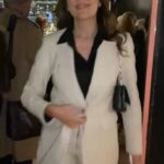 Andrea Frigerio Instagram - Hoy para el evento organizado por @grupomass elegí este traje divino de la cápsula de cuero de @tuket para @marebuenosaires . Tan buen corte y tan para toda la vida y tan canchero como todo lo que hace tuket siempre! Te felicito Les dejo la dirección de Maré Buenos Aires: Castaneda 1871 Piso 3 of 34. Hoy más temprano en @elite_estudio mi adorado @elviobichi me hizo una iluminación alucinante se nota? I l♥️ you Bichuuuu
