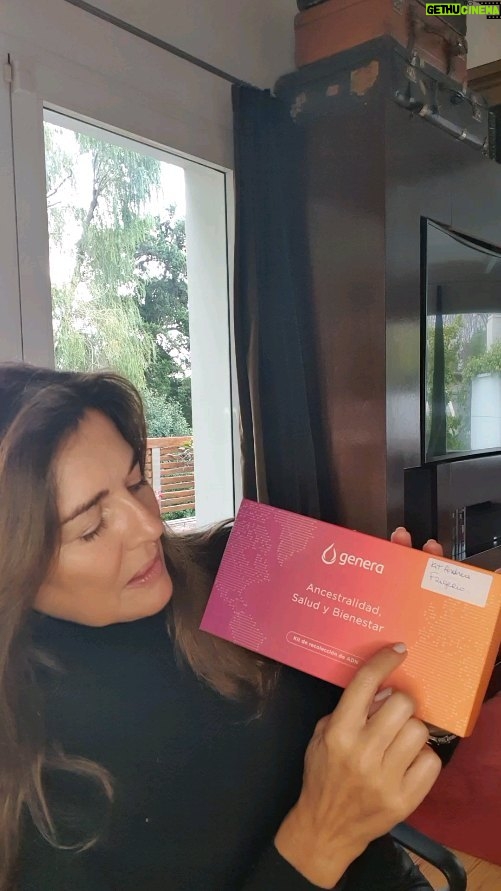 Andrea Frigerio Instagram - Hoy vinieron a casa de @labmedicina a hacerme el Test Genera. Es un estudio de genética que a partir de una muestra de saliva podés obtener mucha información sobre tu salud,bienestar y ancestralidad. Podés conocer más de 70 informes sobre tu ADN,qué tipo de alimentación es conveniente para vos,cómo cuidar tu piel,cómo mejorar tu resistencia física, intolerancia a determinados medicamentos y datos sobre tus ancestros y tu linaje. En 45 días me dan los resultados y les cuento! #labmedicina #testgenera