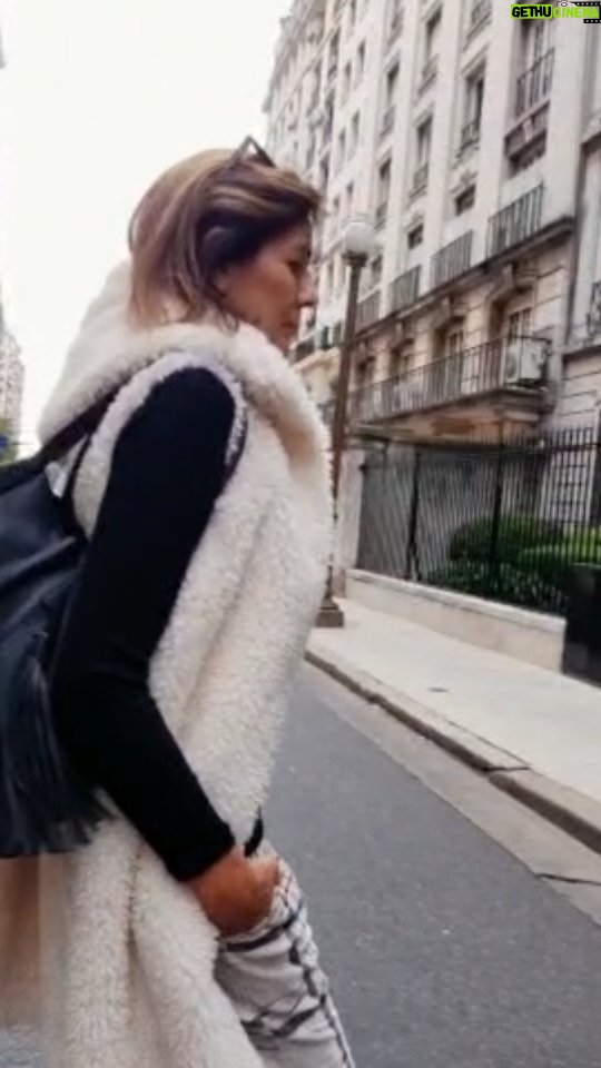 Andrea Frigerio Instagram - Chicas,vayan a ver la nueva Colección de Manfredi que es DIVINA,cancherísima! @manfredistore queda en Av Alvear 1718( casi Rodriguez Peña.) Los zapatos y las botas son ALUCINANTES. Buena semana!