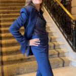 Andrea Frigerio Instagram - Fin de un día intenso. Hoy tuvimos un Junket de prensa presentando #LaExtorsión ,un policial fabuloso dirigido por @martinozaidelis protagonizado por el gran #GuillermoFrancella ,con @pablorago72 @carportaluppi #guillermoarengo #monicavilla @albertoajaka St.@vickii_miranda Pelo @elviobichi Para @elite_estudio Make up: @bettinafrumboli Ya se que quieren saber de donde es este traje IN CRE Í BLE: Siiii @menage_a_trois_boutique @ameliasaban que colección espectacular!! La Extorsión la pueden ver a partir del 6 de Abril sólo en cines.