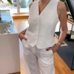 Andrea Frigerio Instagram - Ayer estuve en @marebuenosaires ,tienen unos Linos( vieron que hay Linos y Linos,no? Estos son los de super calidad!),trajes y pantalones de cuero super suaves,una sastrería impecable! En especial quiero destacar la colección cápsula de @tuket que es UNA BOMBA ,túnicas sexies,elegantes y cancheras,cosas para la noche como sólo ella sabe hacer. Queda en un Depto,en Bajo Belgrano,un secreto bien guardado para las que saben de buena ropa.... Entren a sus IG.