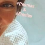 Andrea Frigerio Instagram - Después de un día de mucho trabajo siempre elijo hacer un baño de sales y espumas de Peonies & Freesias de @rosesarerosesarg Una vela de sola ultraperfumada,linen spray en mis sábanas y a descansar bien relajada. Felicidad total. #SPA #relax #perfume #velas #sales #espumas #rosesareroses