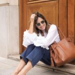 Andrea Frigerio Instagram - La colección de @manfredistore de verano es DI VI NA! Querés TODO! Los linos, las sedas, el algodón!! Todo de muchísima calidad, buenos diseños y una paleta de colores perfecta! Marrón, tostados, beige, visón, off White y blancos perfectos! Zapatos y carteras elegantes y con un trabajo del cuero impresionante! Felicitaciones #Manfredi Les dejo la Dirección: Av. Alvear 1718 Casi Esq. Rodriguez Peña CABA Gracias @charlyvillagran por la producción ❤️🎥