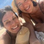 Andrea Frigerio Instagram - Reírnos, hablar, escucharnos, ser cómplices, cuidarnos, protegernos, querernos te❤️ Reina @nequigalotti gracias por este tiempo compartido ( no solo de estos días, hablo de los últimos 38 años)
