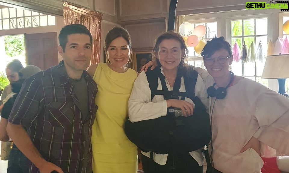 Andrea Frigerio Instagram - Puan, comedia dirigida por María Alché y Benjamín Naishtat que tendrá su estreno mundial en el Festival de San Sebastián que comienza el viernes 22, fue seleccionada para participar en los Premios Goya en la categoría Mejor Película Iberoamericana. El anuncio fue realizado por la Academia de las Artes y Ciencias Cinematográficas de la Argentina, que informó que el jueves 14 se cerraron las votaciones para elegir a la película que representará a la Argentina. Puan es una producción de Pasto (Bárbara Francisco) y Pucará Cine (Federico Eibuszyc y Barbara Sarasola-Day), en coproducción internacional con Infinity Hill (Axel Kuschevatzky, Phin Glynn y Cindy Teperman); Pandora Filmproduktion de Alemania; Atelier de Production de Francia; Kino Produzioni de Italia y Bubbles Project de Brasil. Se trata de una comedia que cuenta la historia de Marcelo (Marcelo Subiotto) quien ha dedicado su vida a la enseñanza de filosofía en la Universidad de Buenos Aires y quien ante la muerte inesperada de su mentor, asume que heredará la posición de titular de Cátedra. Lo que no imagina es que Rafael (Leonardo Sbaraglia), un carismático y seductor colega, regresará de su pedestal en Europa para competir por el puesto vacante. Los torpes esfuerzos de Marcelo por demostrar que es el mejor candidato desencadenarán un divertido duelo, mientras su vida y su mundo entran en un espiral de caos. La 38ª edición de los Premios Goya se otorgarán el 10 de febrero de 2024 en la Feria de Valladolid, días antes de la Berlinale (que comenzará el 15 de febrero) y un mes antes de los Oscar (que se celebrarán el 10 de marzo).