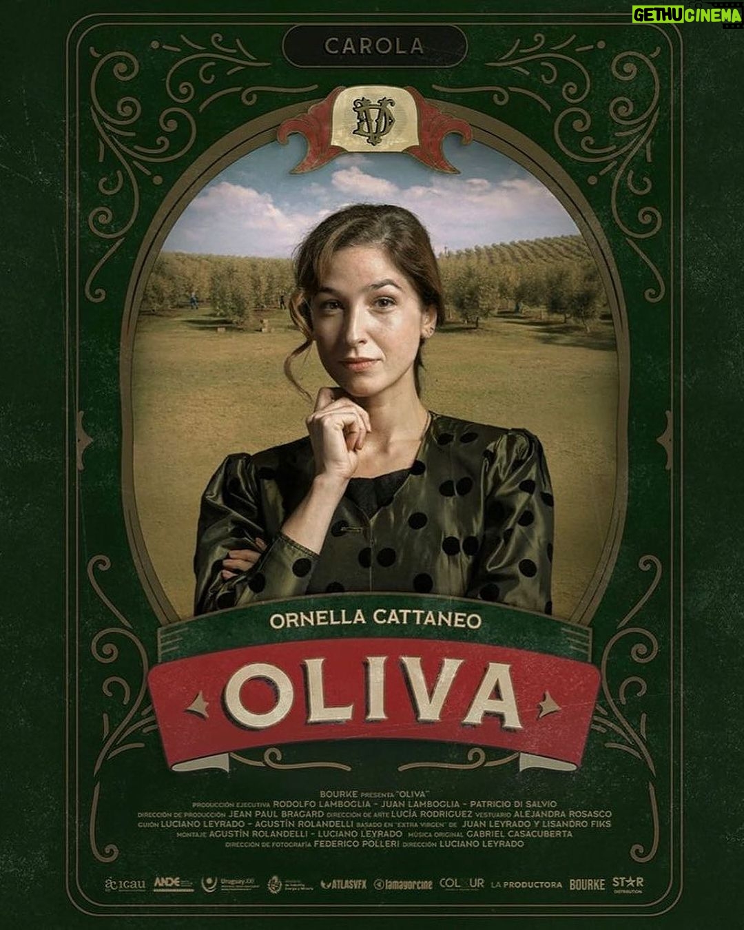 Andrea Frigerio Instagram - Feliz de anunciar el estreno de mi nueva Película! #OlivaPelicula 7 de Septiembre Sólo en Cines 📽️ Una Película Dirigida por @lucho_leyrado Protagonizada por: @juanleyrado @andreafrigeriook @rominafernandes.ok @nachotoselli Con: @pablo_musetti @ornecattaneo y @devargashumberto Guión : @lucho_leyrado y @rolandellia Producida por @bourke_films Distribución: @stardistributionla Basada en Extra Virgen de @lisandrofiks y @juanleyrado