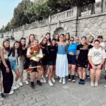 Andrea Kalousová Instagram – Poslední dobou hodně hrajeme na náplavce a tak na mě minule čekalo tohle překvapení. A jak jinak než z Jablonného nad Orlicí, kde jsem vyrůstala. 💁🏻‍♀️ Hh díky bando za překvapko a hodně stesti v turnaji! @florbaljablonne 🤘 Výtoň, Praha