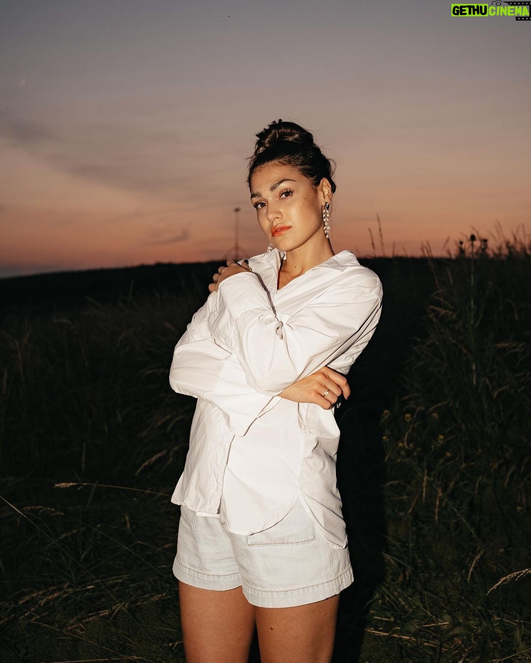 Andrea Kalousová Instagram - #backstage k videoklipu písničky Nemůžu spát. Díky za fotkyyyy @kajenzi 📸 #NemůžuSpát #UžJeSkoroRáno #SongOut Prague, Czech Republic