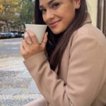 Andrea Kalousová Instagram - Zima je tady! A tak je čas na teplejší módu :) V C&A mají nádherné nové kolekce! Já se naprosto zamilovala do té černé vesty, hodí se mi na každou mikinu :) Nově můžete být součástí členského programu C&A For You, který vám nabízí spoustu výhod. Jako člen získáte 10% slevu na první nákup na e-shopu či na prodejně. Další informace naleznete jak na webu, tak i v appce :) Tak nechť je nám všem tuto zimu teplo! :D #MakeItAnOccasion #WeDoTheFashion Prague, Czech Republic