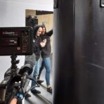 Andrea Kalousová Instagram - ❗️Ahoj všichni, tohle je 17 letej Kuba. 💁🏻‍♀️ Skvělej kluk. Kubovi před třemi měsíci zjistili rakovinu. A to né úplně jen tak ledajakou - osteosarkom, což je vzácné nádorové onemocnění kosti. Pro představu… je to jako vyhrát jackpot, který se “poštěstí” 20 lidem do roka v ČR. Kubovi a jeho mamce v této nelehké situaci pomáhá nadace @usmevnejenprokrystofa. Kuba je blázen do bojovejch sportů a tak i díky lidem z nadace se mohl potkat se zápasníky MMA. No a jelikož s touto nadací spolupracuji, tak i se mnou. Říkala jsem si, tyjo kluk zvědavej na bojový zápasníky a přijde mu tam Kalousová - co si asi budem říkat. 🤣 Hned v prvních minutách jsem pochopila, že Kuba je prostě moje krev. 👊 Kubu teď čeká jeho nejtěžší zápas v životě. Chemošky a všechny tyhle podobný srandy. Moc cením přístup s jakým do toho Kuba jde! Ta hlava lidi, ta je důležitá. Chci ať mu ten mindset zůstane. Pojďme ho společně zahrnout takovou vlnou podpory a lásky, kterej Instagram nepamatuje. Tak instarodino? Now! ♥️🙏🏻 #JsiBorec @iaf_iamfighter @rpg_mma Renegade Prague Gym
