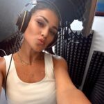 Andrea Kalousová Instagram - Mám pro vás malé překvapení. Dnes mi vyšla písnička, která se jmenuje Co by bylo kdyby… Jděte si ji poslechnout jako první a dejte mi vědět, jak vás baví. ♥️ #VašeAndy Prague, Czech Republic