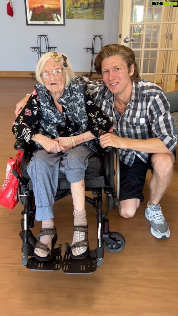 Andrew Francis Instagram - It was so cool to hear him say “I’m right here grandma” 😭She’s been asking about him during every visit for the past year 😱 She turned 99 the day before our visit. The last time he saw her was over 4 years ago ❤️ @realandrewfrancis . . . #dementia #family #heartwarming #beautifulstory #reunion #love Ontario, Canada