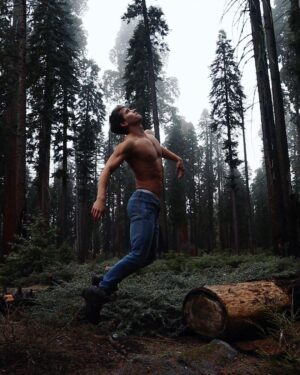 Andrew Neighbors Instagram - Some of my friends and I went to sequoia last week. Made a YouTube videos if you’re bored. Link in my bio. 🌱Ily