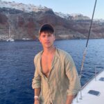 Andrew Neighbors Instagram – Last day in Santorini😍 Oia, Santorini -Greece-