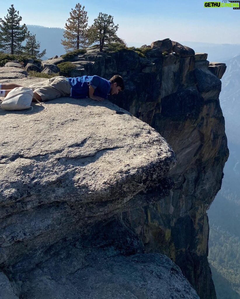 Andrew Neighbors Instagram - Don’t fall off Yosemite National Park